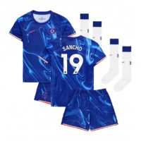 Maglia Calcio Chelsea Jadon Sancho #19 Prima Divisa Bambino 2024-25 Manica Corta (+ pantaloncini)